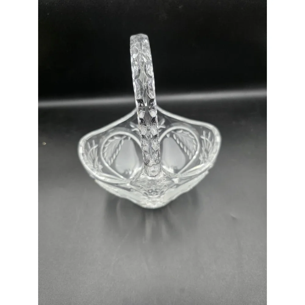 Bohemian Lead Crystal Basket Cut‎ & Frosted Pear Design 8